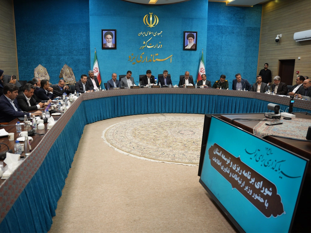 دومین سایت 5G ایرانسل در یزد توسط وزیر ارتباطات افتتاح شد