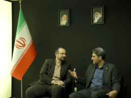 بازدید مدیرعامل رایتل از غرفه ایرانسل در نمایشگاه الکامپ